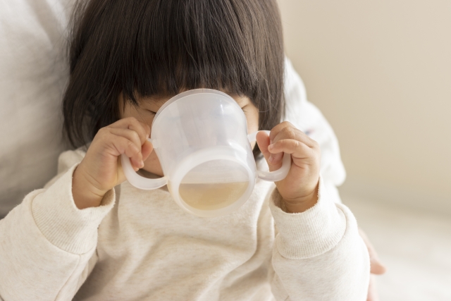 赤ちゃん用の麦茶は冷凍保存しよう 保存期間はどれくらい 飲ませるタイミングも解説 ニケの気まぐれ書店