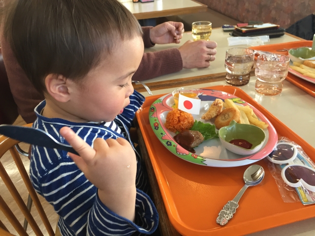 お子様ランチはいつから食べれる 人気のファミレスメニューを調査 おすすめ便利グッズも ニケの気まぐれ書店 お子様ランチはいつから食べれる 人気のファミレスメニューを調査 おすすめ便利グッズも ニケの気まぐれ書店